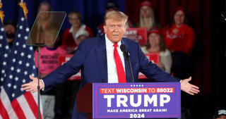 Trump tells heckler at Wisconsin rally: "Go home to your mom!"